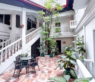 Ermita Hotel | SANTOS Pension House