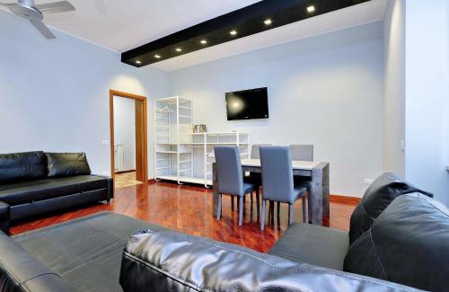 Tuscolano Apartment | Sapphire Apartment