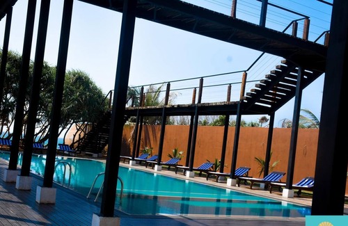 Uswetakeiyawa Hotel | Saprin Beach