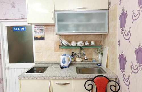 Ttanttuk House | Sarang Maeul Pension
