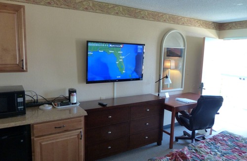 Trailer Estates Hotel | Sarasota “Deluxe King Waterfront Suite” #201 At the Hotel at 7150 N TAMIAMI TR