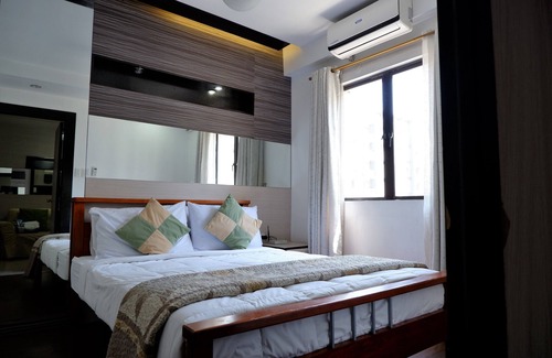 Pasay Hotel | Sarasota Residential Resort, Newport City