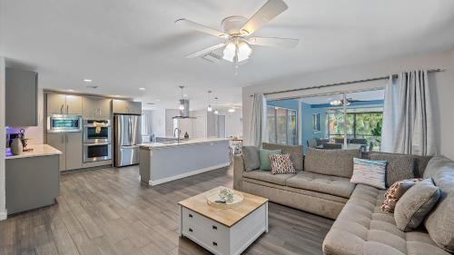 Trailer Estates House | Sarasota Serenity