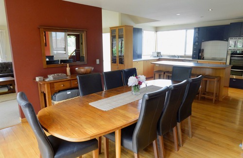 Wanaka House | Sargood Splendour - Wanaka Holiday Home