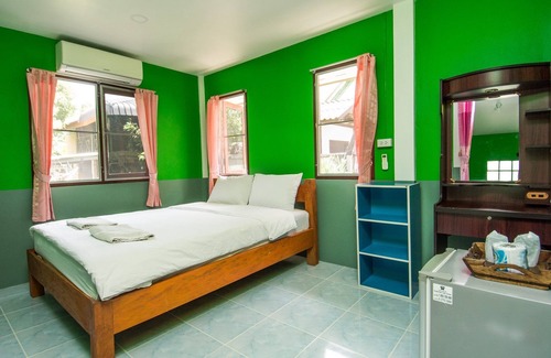 Chong Kham House | Sarm Mork Guesthouse