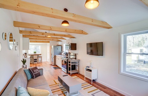 West Saugerties Cabin | Saugerties Cabin Rental w/Fire Pit & Creek Access
