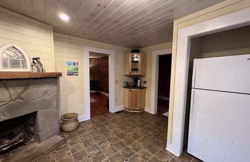 Sautee Nacoochee Cottage | Sautee Valley Farm Cottage- 10 minutes from Helen and Unicoi State Park