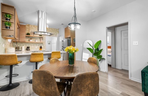 Midtown House | SAV Summer Escape - River St & DT - Free Parking