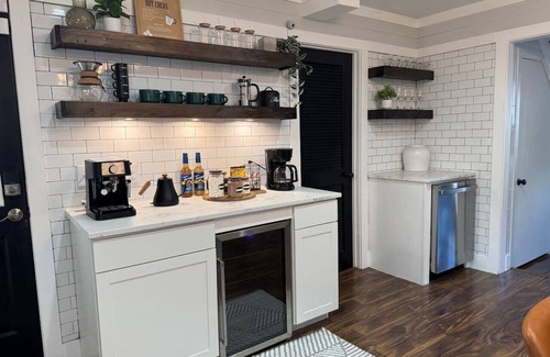 Isle of Hope Historic District House | Savannah Escape - A modern one