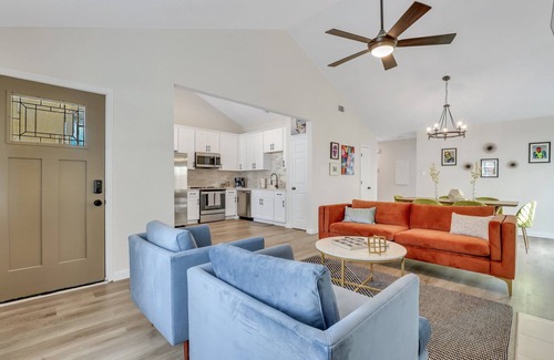 Savannah House | Savannah Sanctuary: Inviting 4-Bedroom Haven