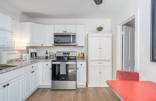 Historic Downtown Savannah Apartment | Savannah Vintage Haven - Thomas Square