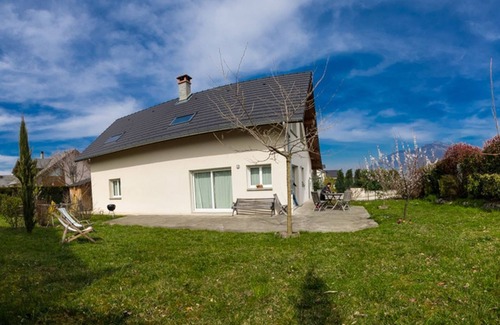 Jacob-Bellecombette House | Savoie, 2 rooms for stopover + parking.