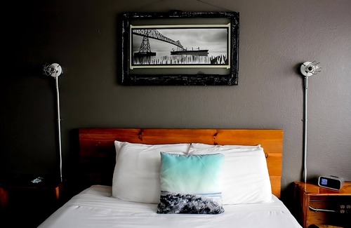 Long Beach Hotel | Savor Ocean Views! Two Pet-friendly Units, Free Parking, Indoor Swimming Pool!