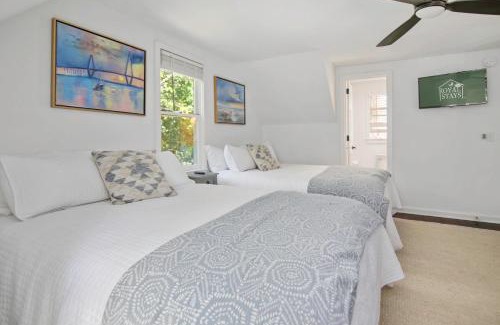 Mount Pleasant House | Sawyer's Landing- Mins to beach & Dtwn