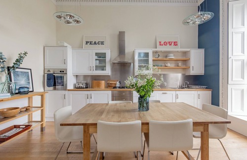 Bonnington Apartment | Saxe Coburg Place [325] is a Elegant Georgian hideaway in the heart of New Town