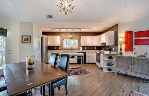 Plantation House | Say yes! Pet friendly sleeps 6 St. George Island