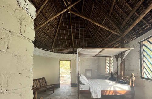Nungwi Cabin | Sazani Beach Lodge