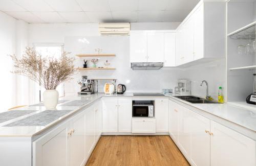 Dich Vong Apartment | SAZI Cau Giay Hotel Hanoi