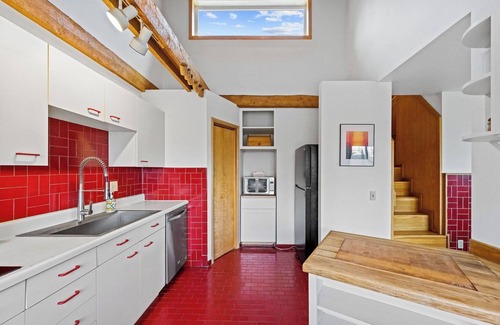 Fairbanks House | Scandinavia Aurora Villa