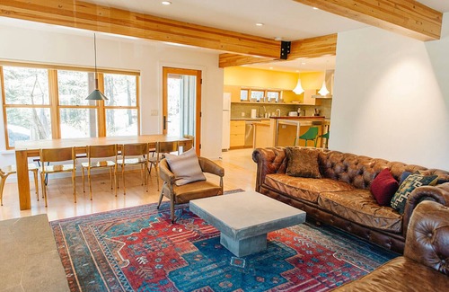Soda Springs Cabin | Scandinavian Style 3-bedroom cabin in delightful Soda Springs with WiFi