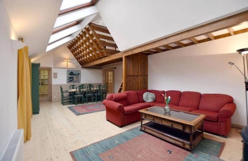 Lerwick House | Scandinavian styled Lerwick pad