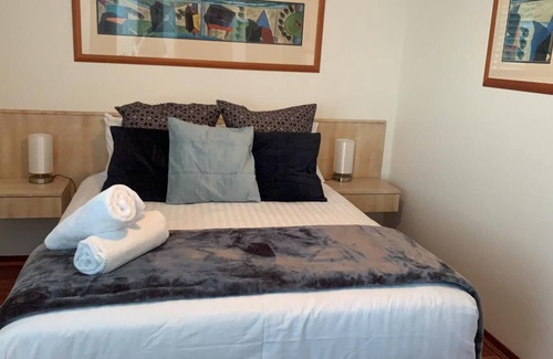 Scarborough Apartment | Scarborough Beach Front Resort Shell 13