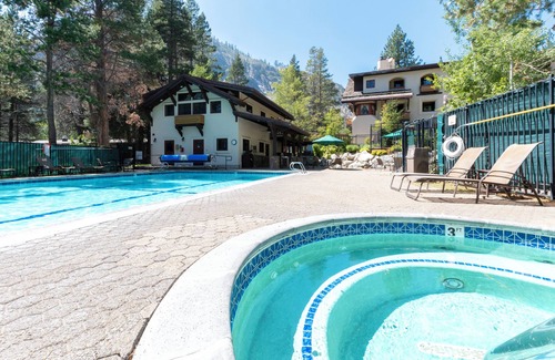 Olympic Valley Hotel | Scenic Alpine Escape with Hot Tub & Pool