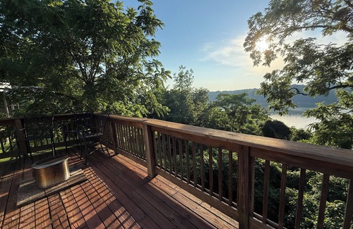 Bronston House | Scenic And Relaxing Lake Home - Deck Offers One of Absolute Best Lake Views