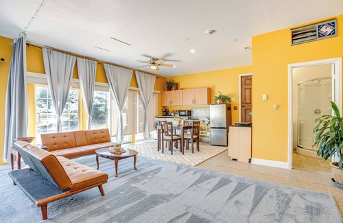 Aurora Apartment | Scenic Aurora Studio on 3 Acres: Easy 1-70 Access