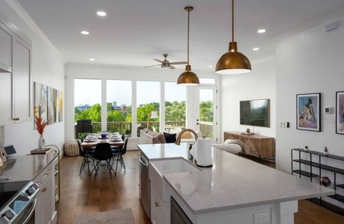 Five Points South Apartment | Scenic Cityscape Retreat - Stylish 2BR Townhome