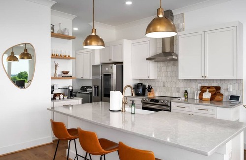 Five Points South Apartment | Scenic Cityscape Retreat - Stylish 2BR Townhome