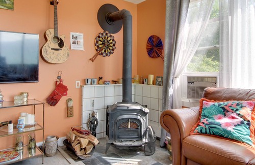 East Dorset Apartment | Scenic Dorset Duplex < 3 Mi to Emerald Lake!