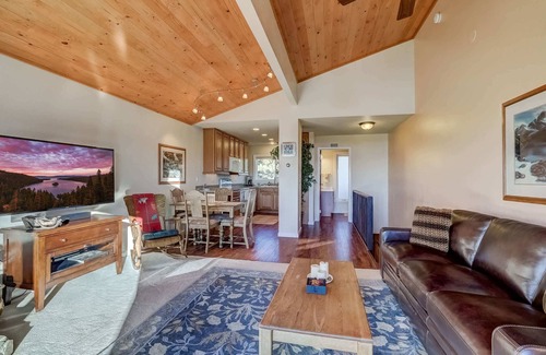 Tahoe Village House | Scenic Escape - BEST views of Lake Tahoe!