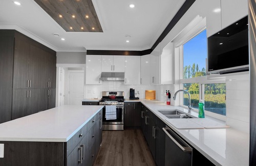 Surrey Other | Scenic Farmhouse Retreat with Expansive Living Space & Panoramic Views