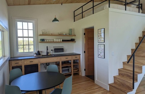 Frankfort Cabin | Scenic Highgrounds Modern Cabin - Chicory