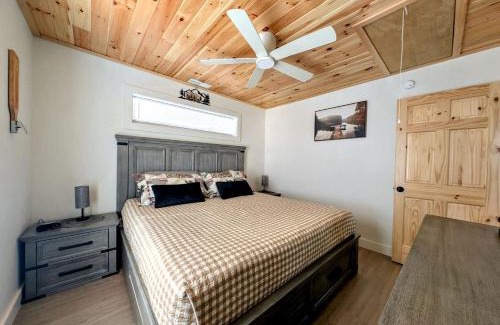 Sullivan House | Scenic Lakeside Cabin with Fire Pit & Porch near Flanders Pond and Acadia Views in Sullivan, Maine