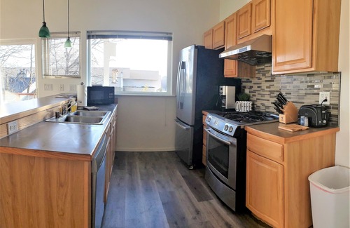 Fairview Condo | Scenic Lofty Condo - HOT TUB - Walk Downtown