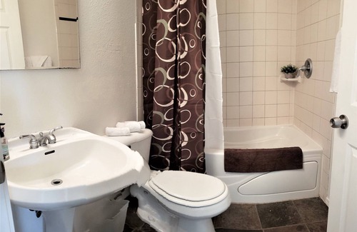 Fairview Condo | Scenic Lofty Condo - HOT TUB - Walk Downtown