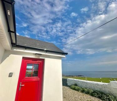 Malin House | Scenic Oceanfront Retreat- Buliban Cottage