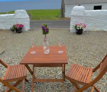 Malin House | Scenic Oceanfront Retreat- Buliban Cottage