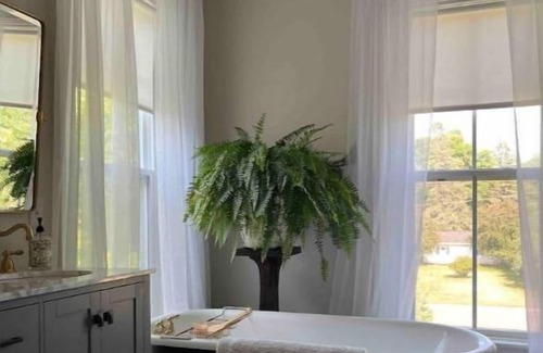Fergus Falls House | Scenic River Views / Screened Porch / Restorative Getaway
