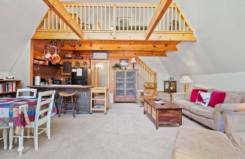 Pisgah Forest House | Scenic Site A-Frame Mountain Views near Brevard, Fire pit, Pets OK, free Biltmore Pass