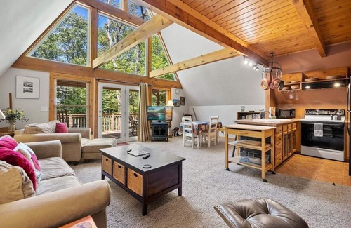 Pisgah Forest House | Scenic Site A-Frame Mountain Views near Brevard, Fire pit, Pets OK, free Biltmore Pass