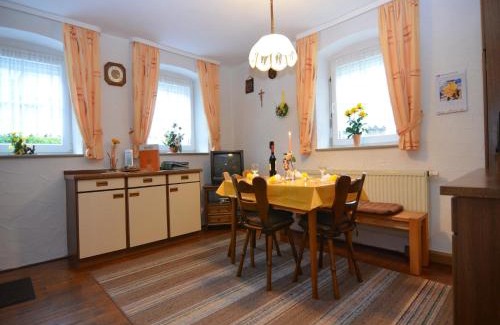 Stadlern House | Schönes Ferienhaus mit großem Garten bei Stadlern