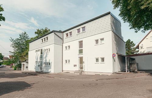 Guenzburg Apartment | Schlafen am Weiher