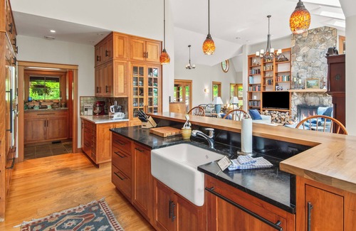 Rangeley House | Schoolmarm Rock - 450' of private waterfront on Rangeley Lake