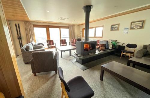 Thredbo Cabin | Schuss Alpine Club, Thredbo