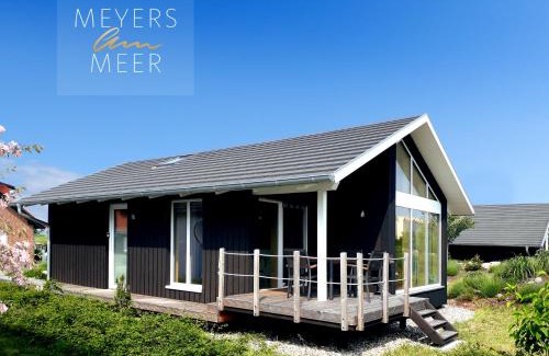Zierow House | Schwarzes Holzferienhaus mit Sauna in Zierow - SONNENECK - 500m zum Ostsee-Strand, 4 - 6 Personen