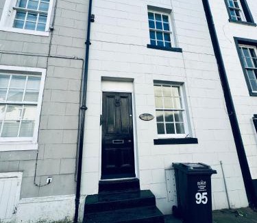 Whitehaven House | Scotch Terrace - 3 Bed House