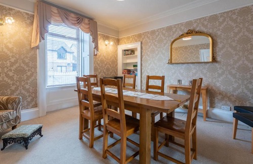 Forfar House | Scotston Villa - 5 bedroom house with hot tub